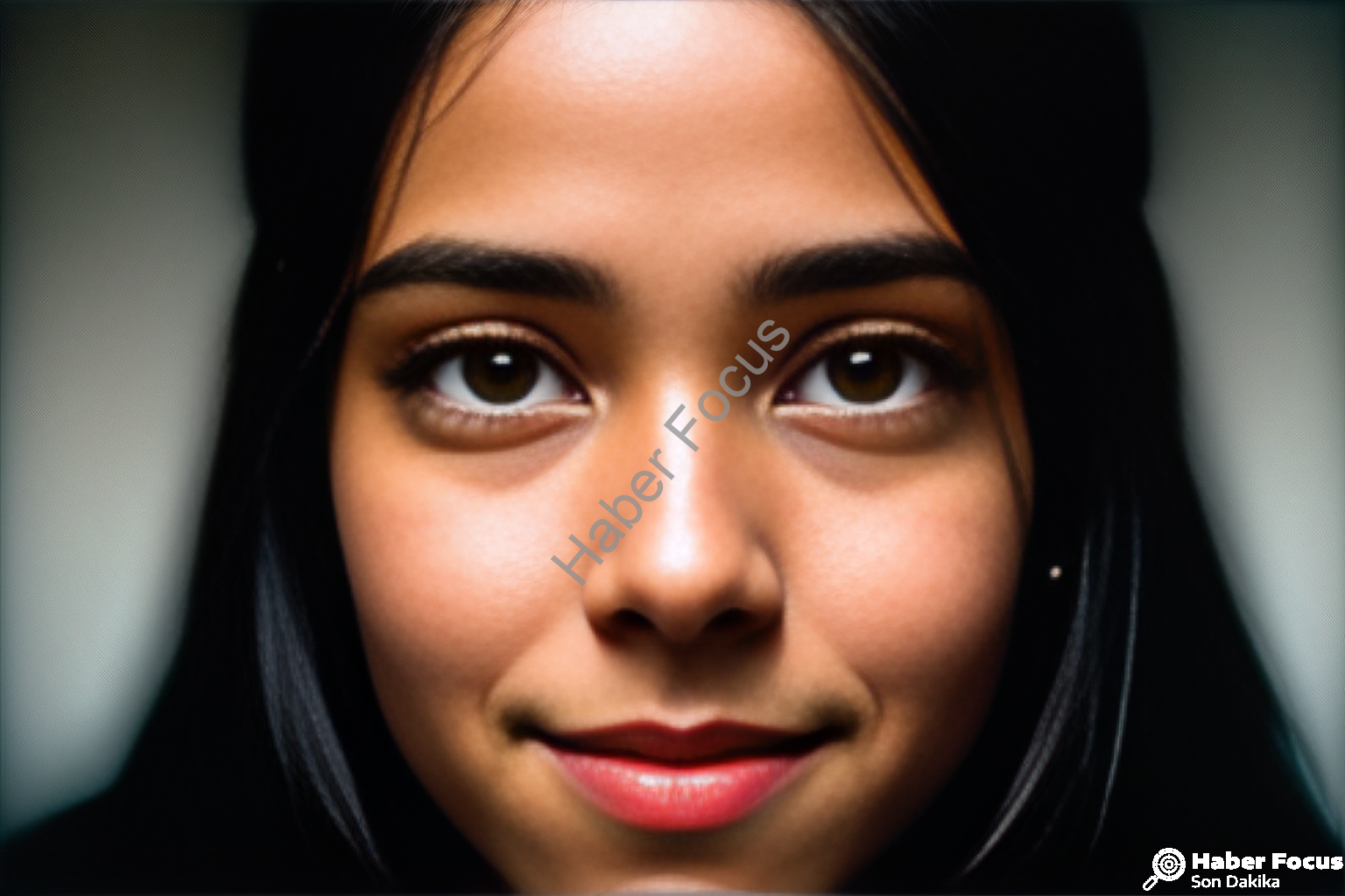 izzah elif zamir khan kimdir