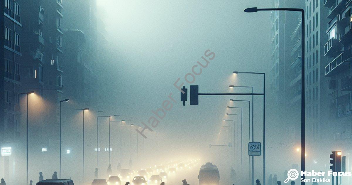 "Denizli'de Yoğun Sis Hayatı Felç Etti: Görüş Mesafesi 10 Metreye Düştü" başlıklı haber için fotorea