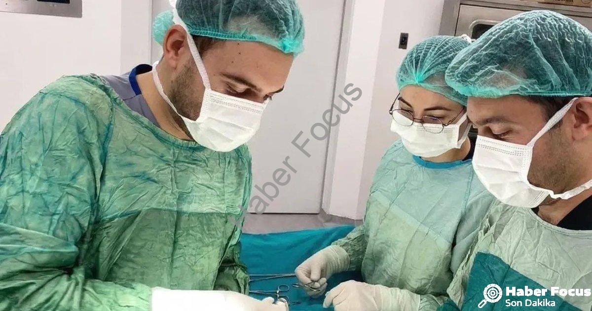 "Şuhut Devlet Hastanesi'nde Tarihi Başarı: İlk Kez Yapılan Ameliyatla Sağlığına Kavuştu" başlıklı ha